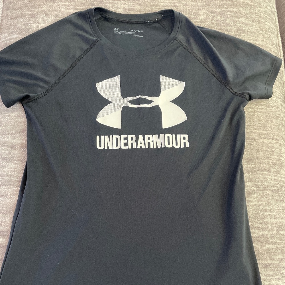 Under armour tshirt
